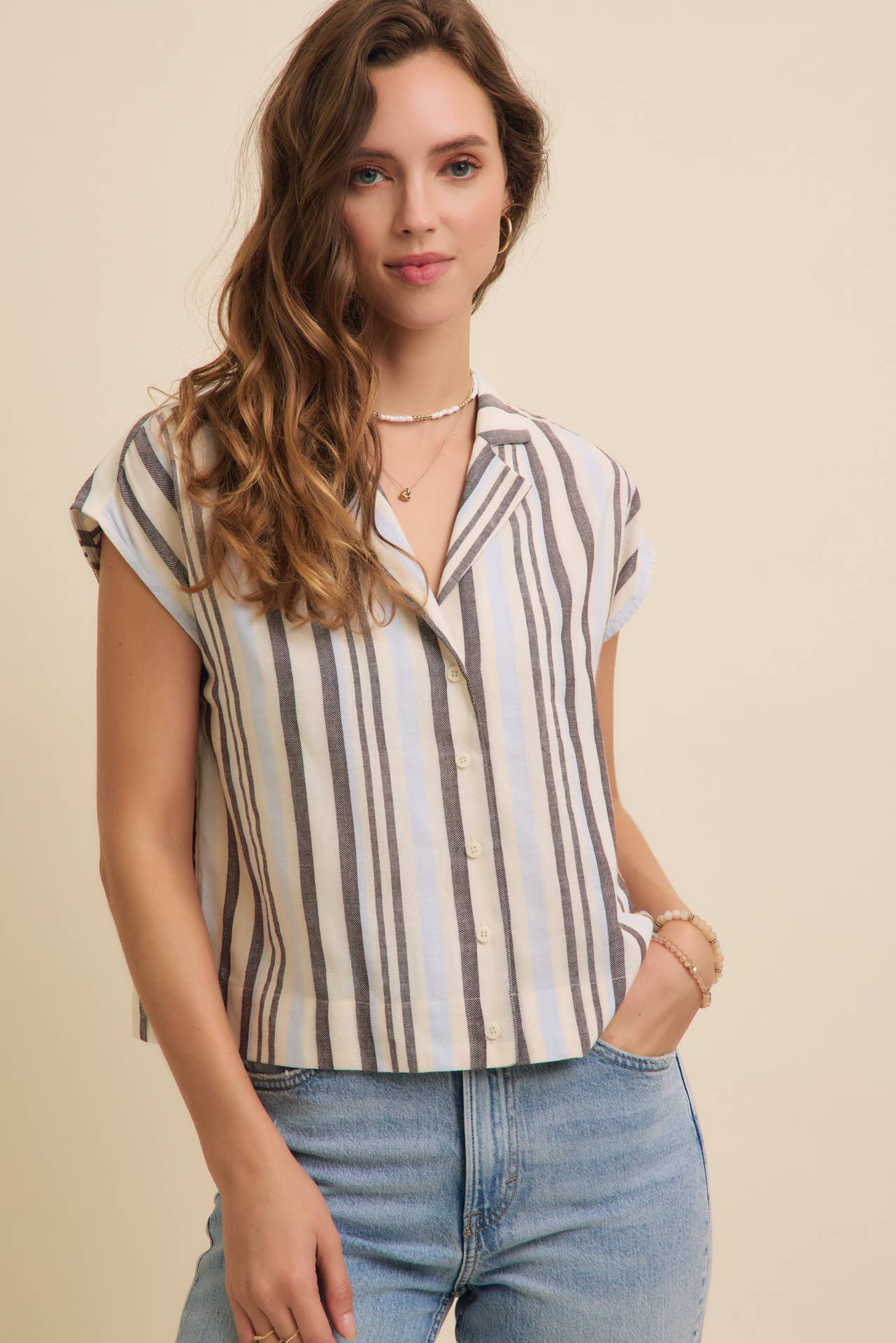 LINEN STRIPE BUTTON-DOWN COLLARED SHIRT