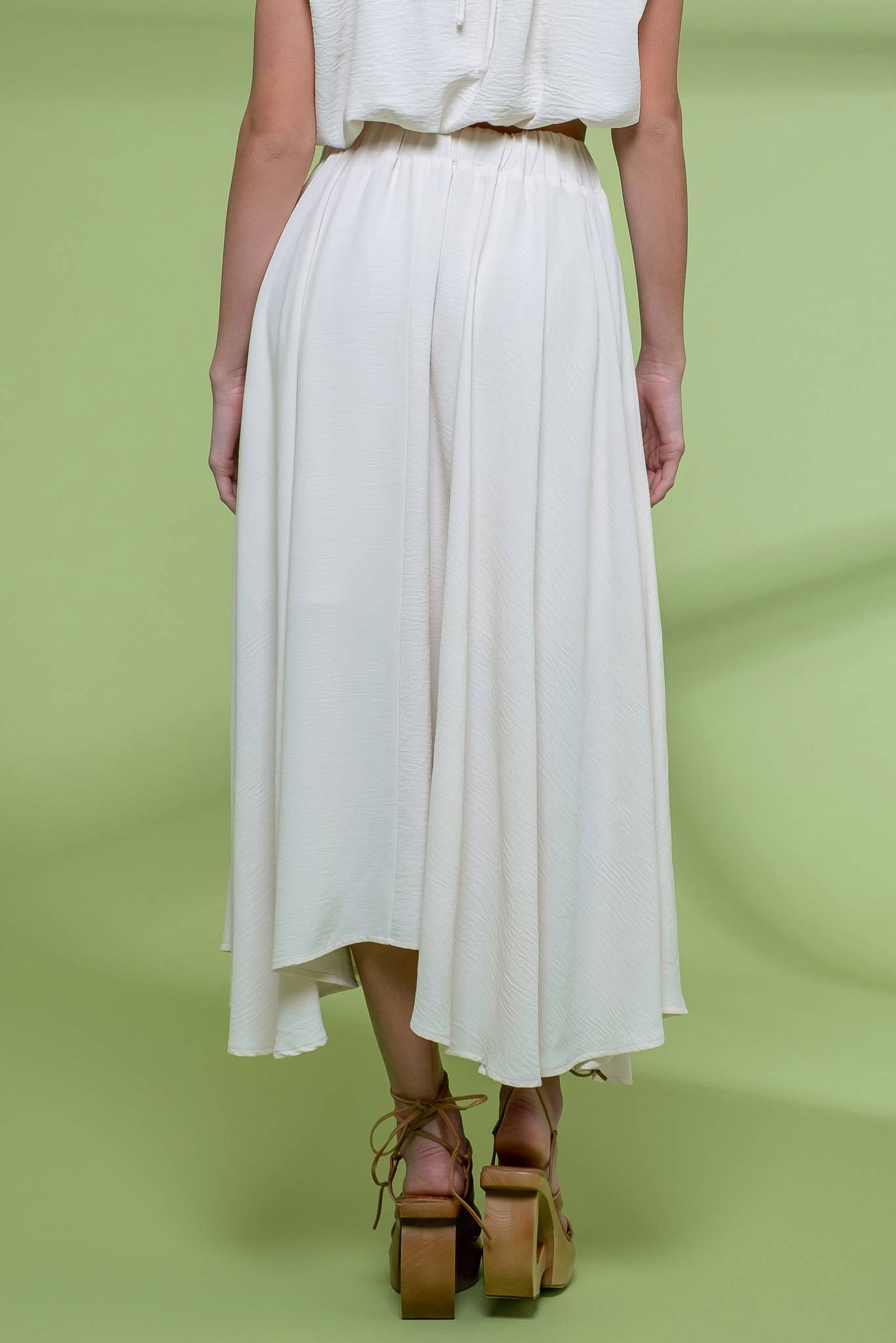 BOX PLEATED MIDI SKIRT & SLEEVELESS BALLOON CROP TOP