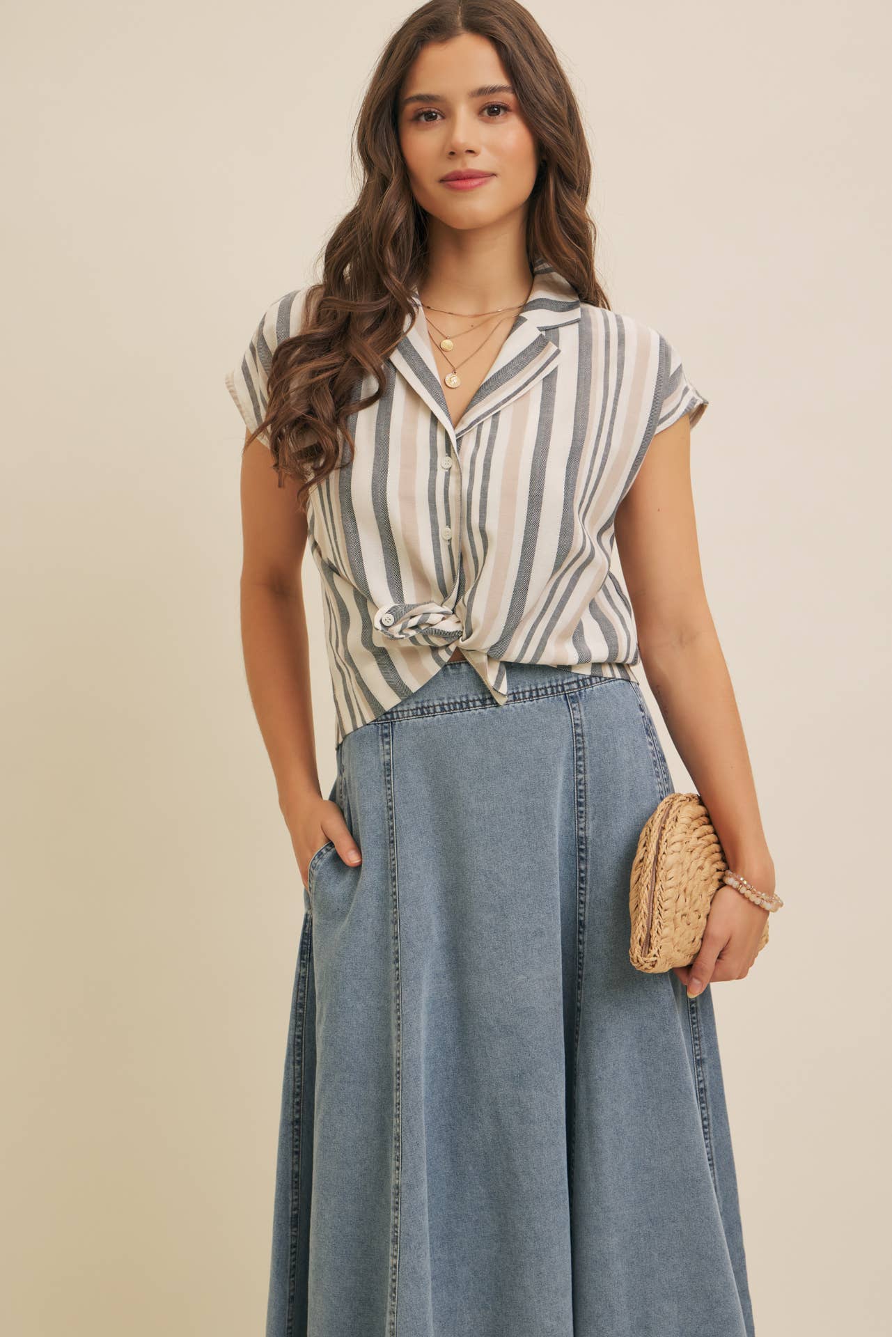 LINEN STRIPE BUTTON-DOWN COLLARED SHIRT
