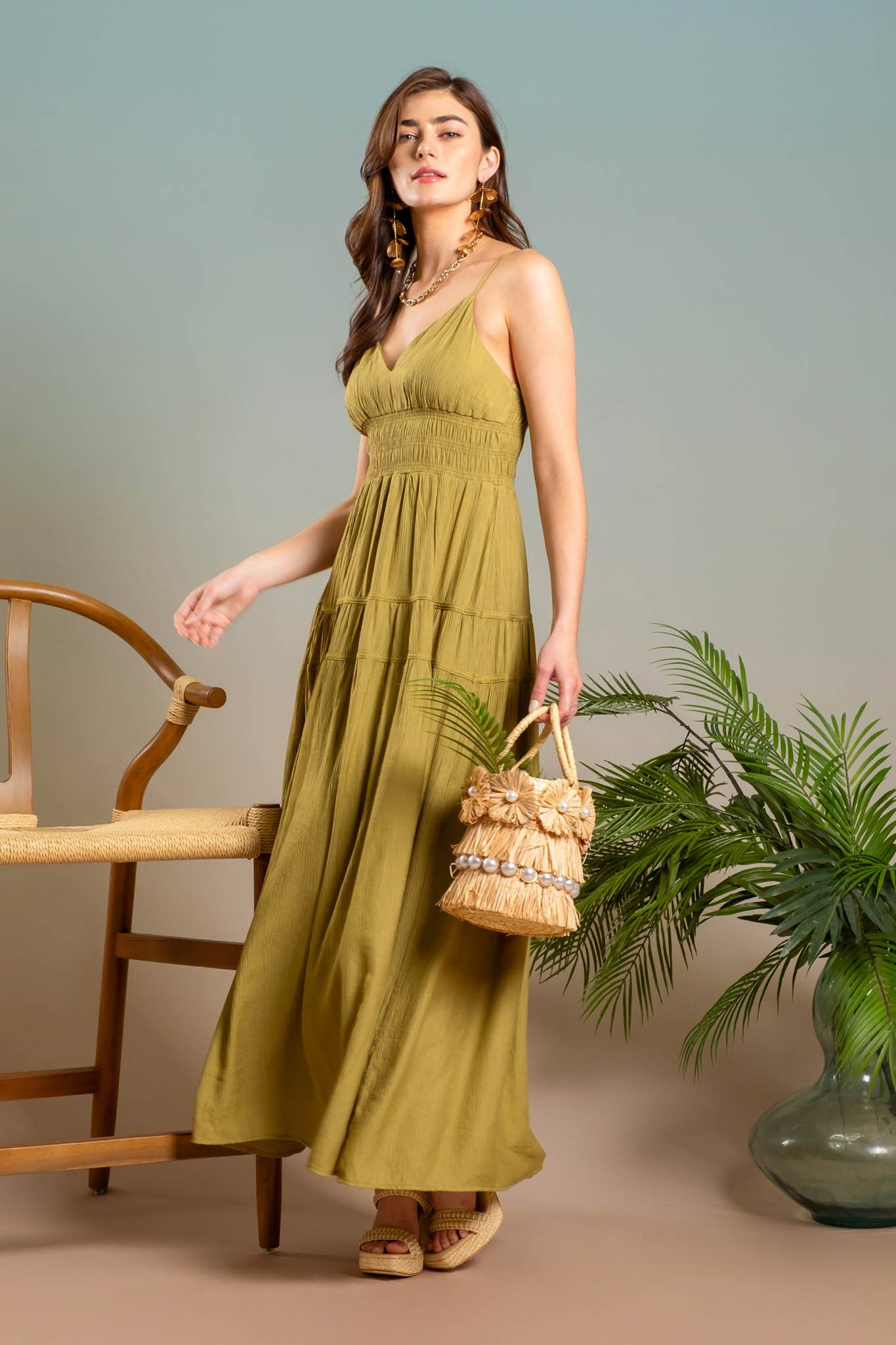 V NECK SHIRRED WAIST SLEEVELESS MIDI DRESS