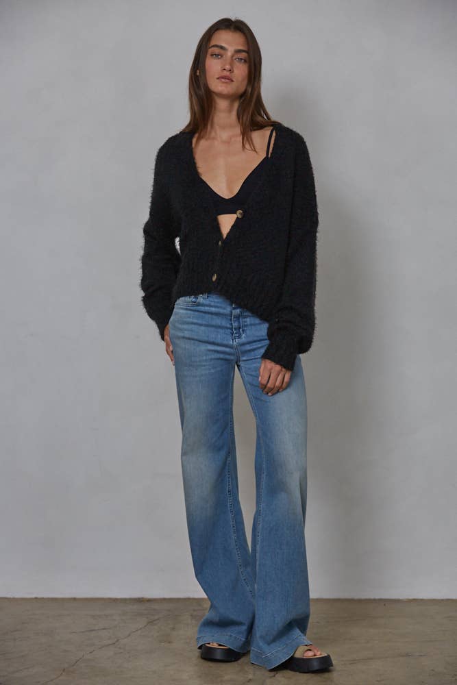 KNIT BUTTON DOWN CARDIGAN
