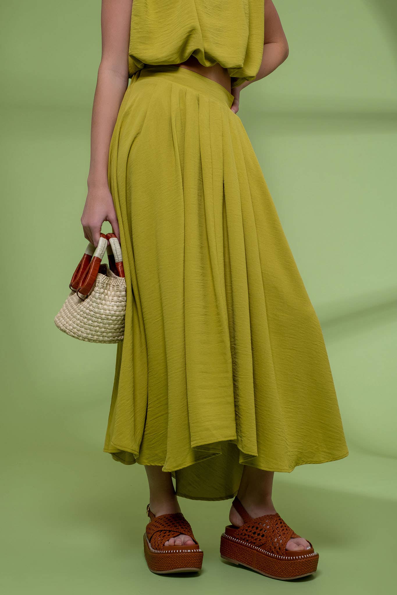 BOX PLEATED MIDI SKIRT & SLEEVELESS BALLOON CROP TOP