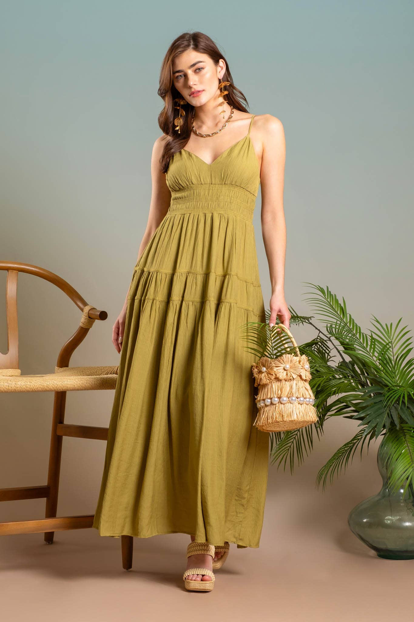 V NECK SHIRRED WAIST SLEEVELESS MIDI DRESS