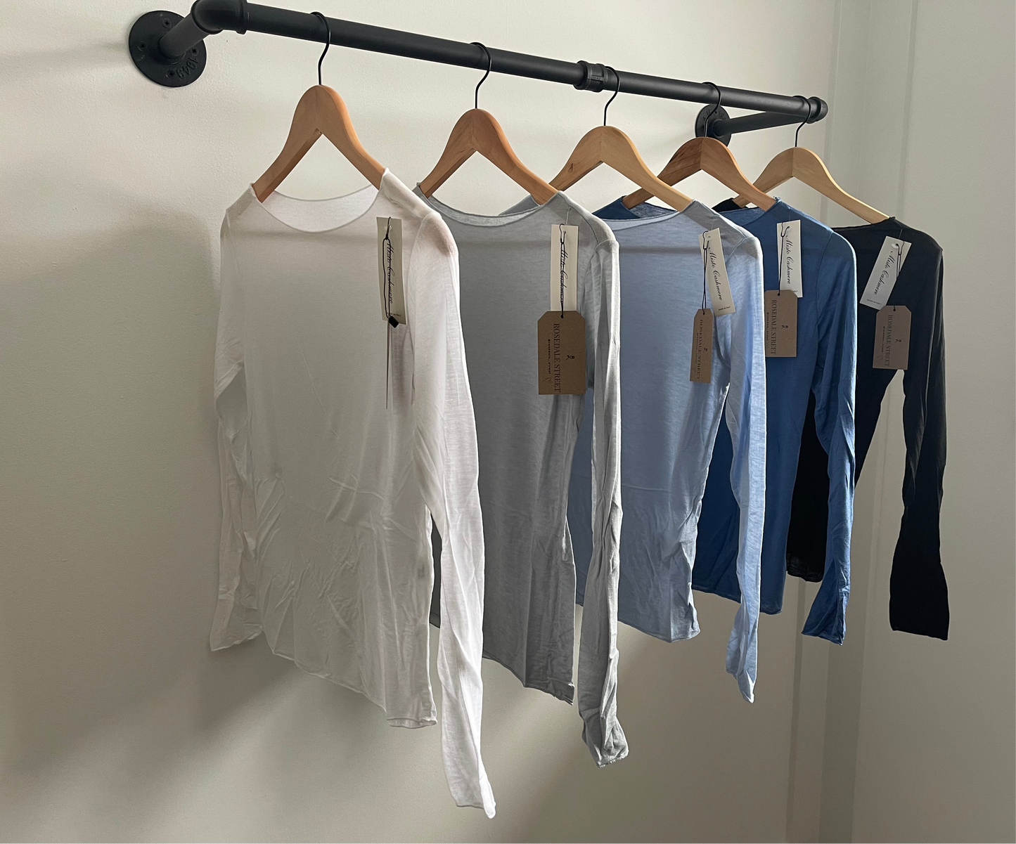 SHEER BOAT NECK TOP