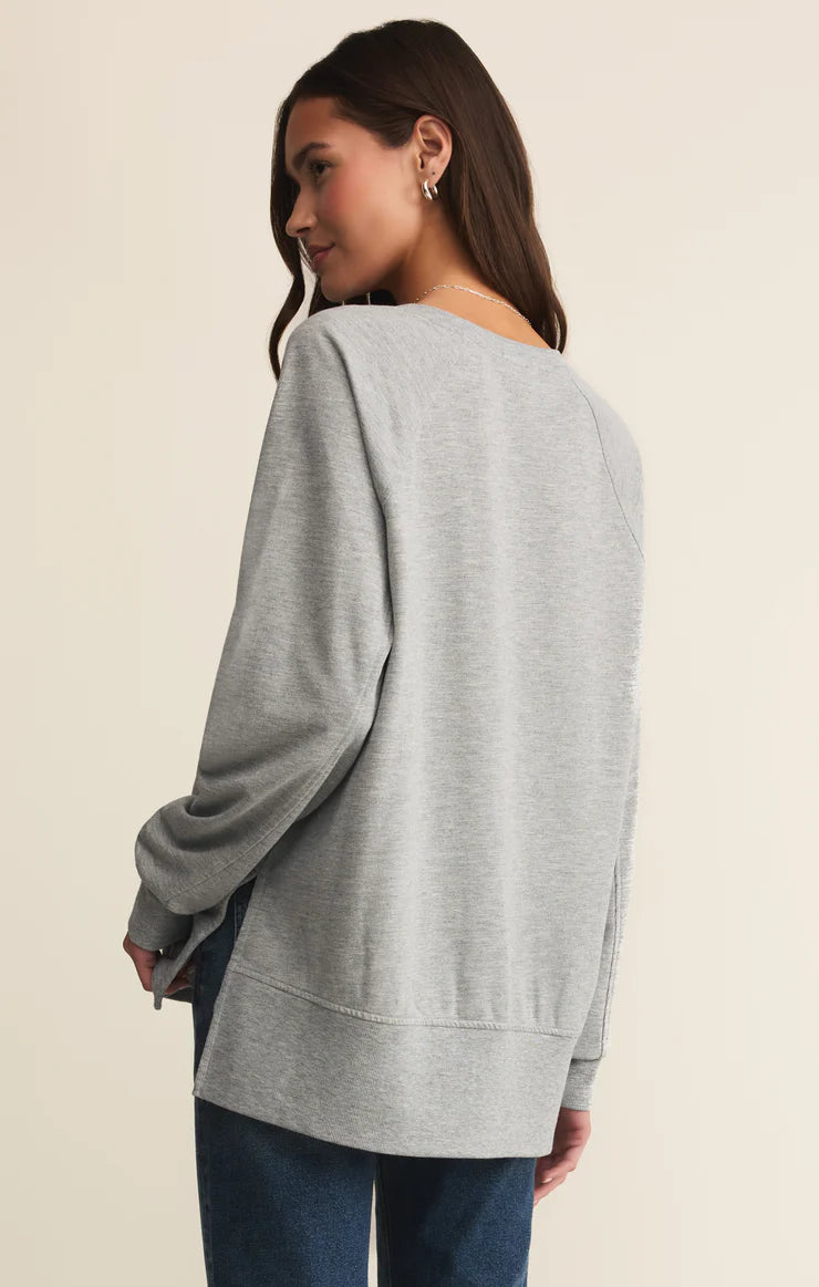 MODERN V-NECK WEEKENDER