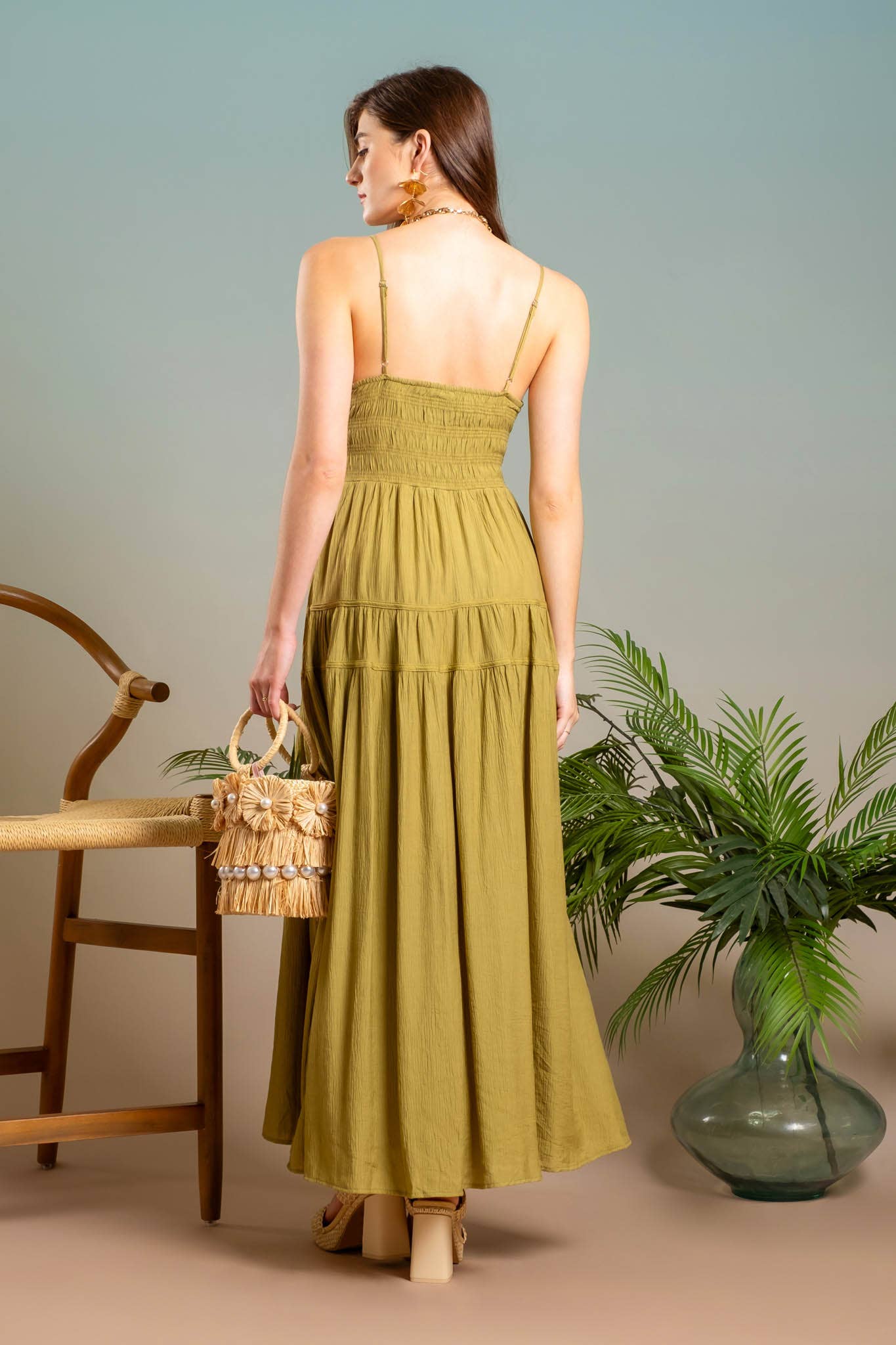 V NECK SHIRRED WAIST SLEEVELESS MIDI DRESS