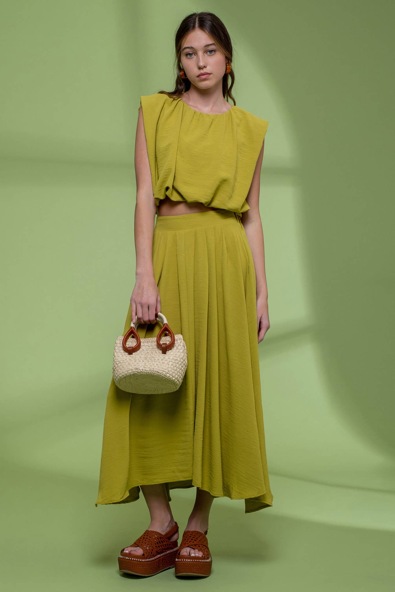 BOX PLEATED MIDI SKIRT & SLEEVELESS BALLOON CROP TOP