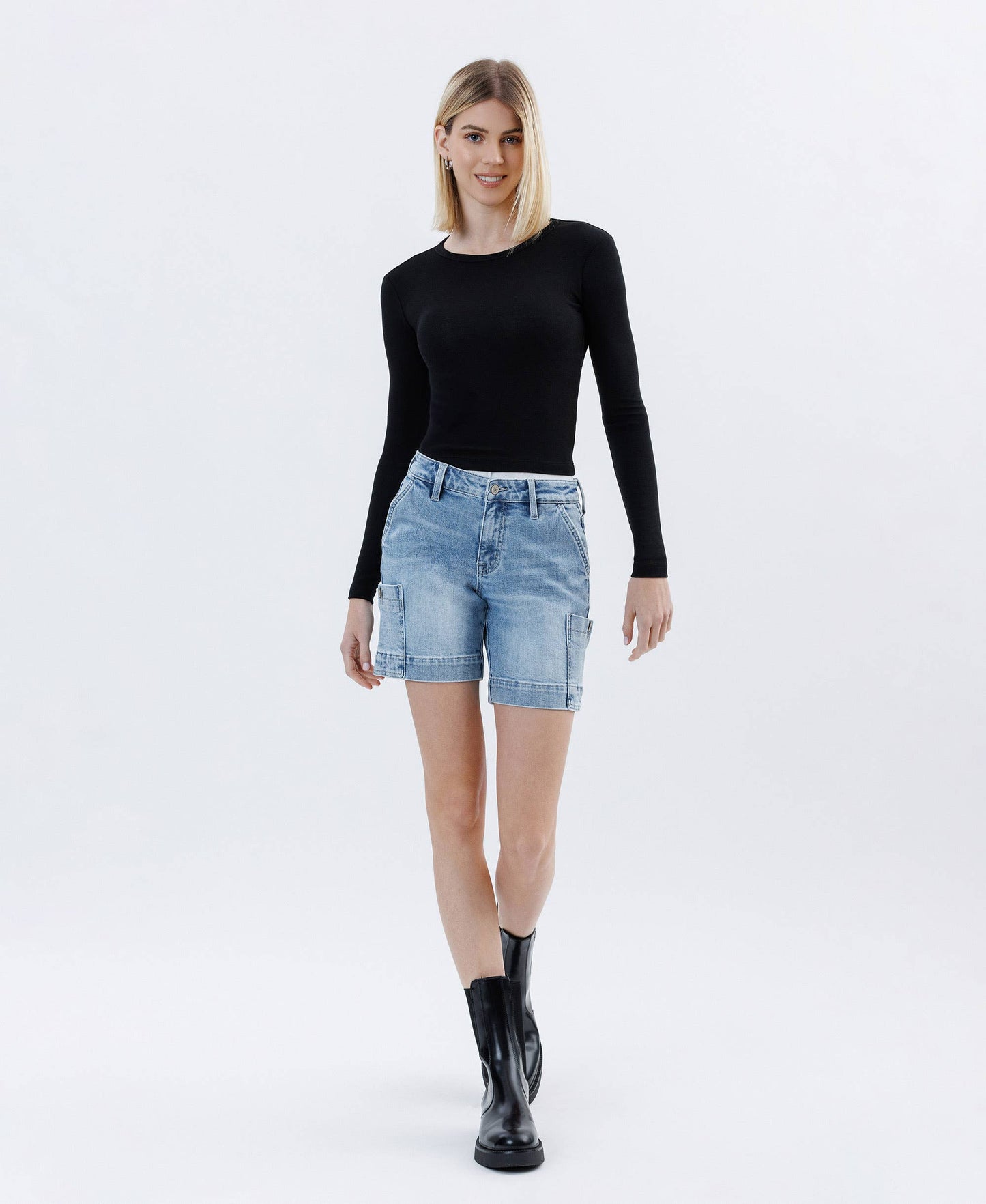MID RISE POCKET DETAIL WIDE BERMUDA SHORT