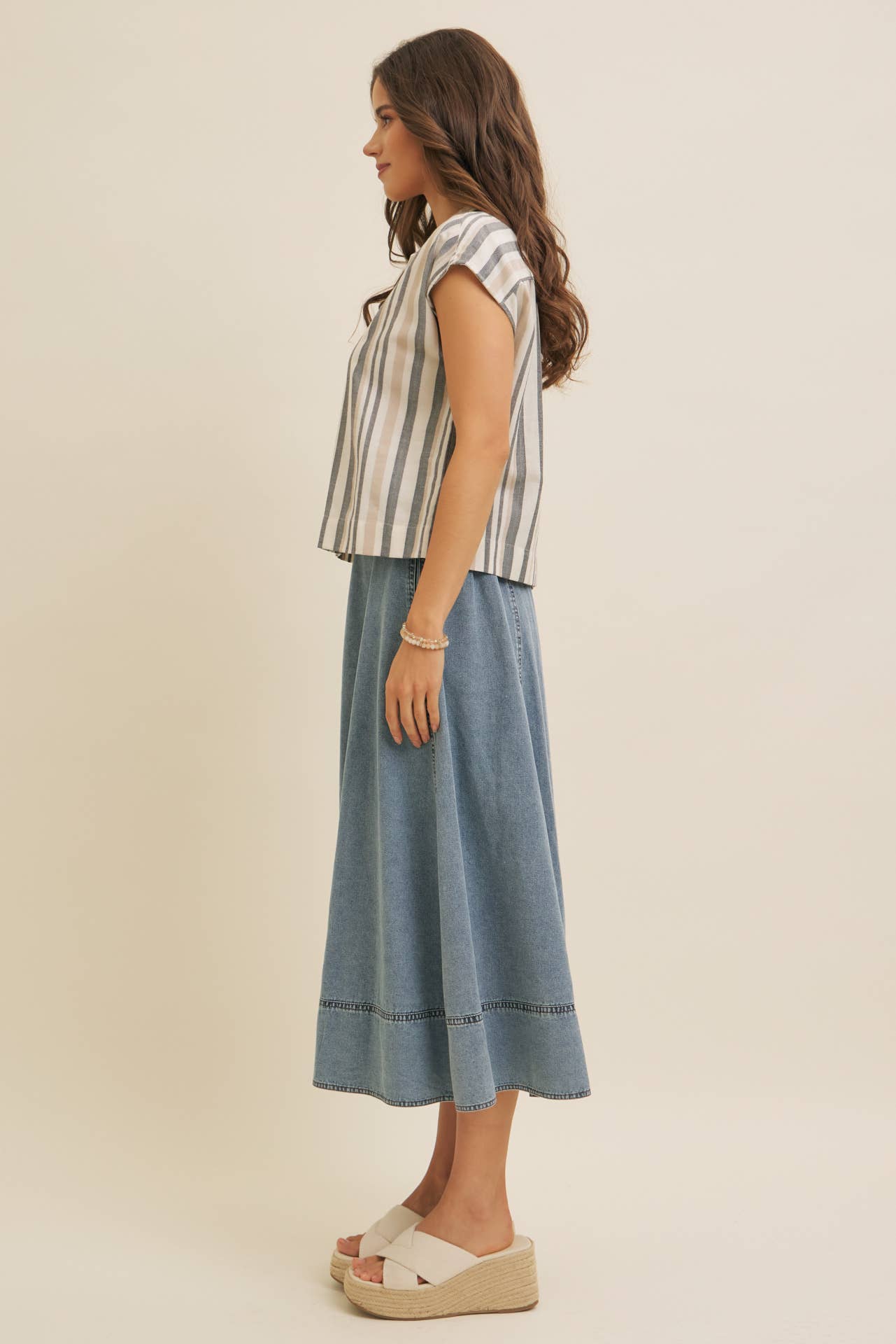 LINEN STRIPE BUTTON-DOWN COLLARED SHIRT