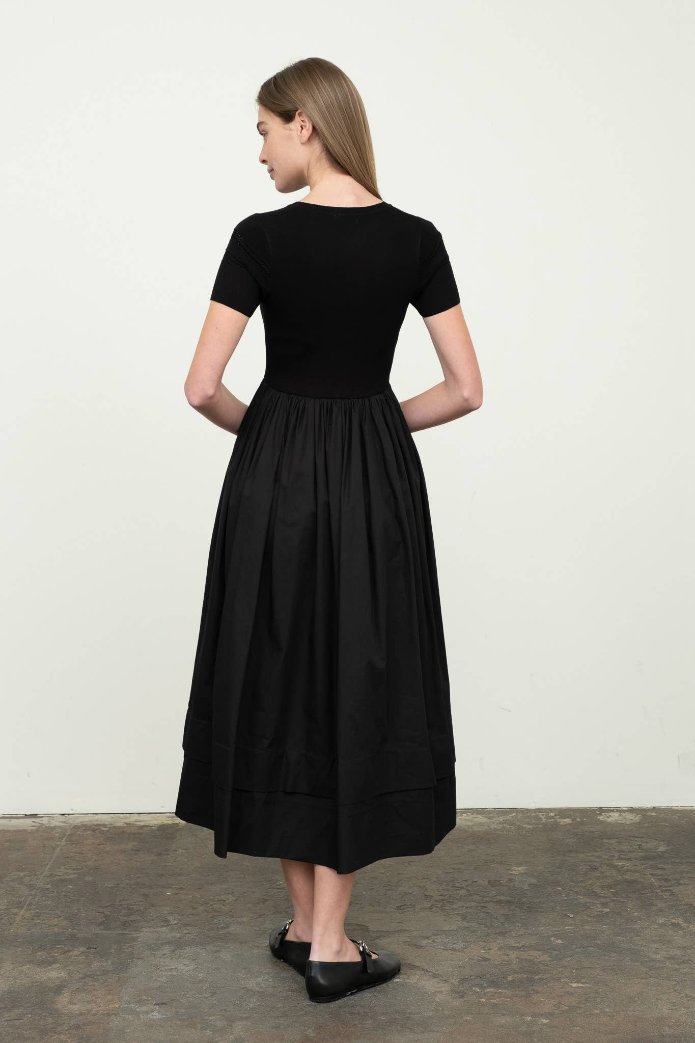 SHEER TRIM MIXED MEDIA SHORT SLEEVE MIDI DRESS