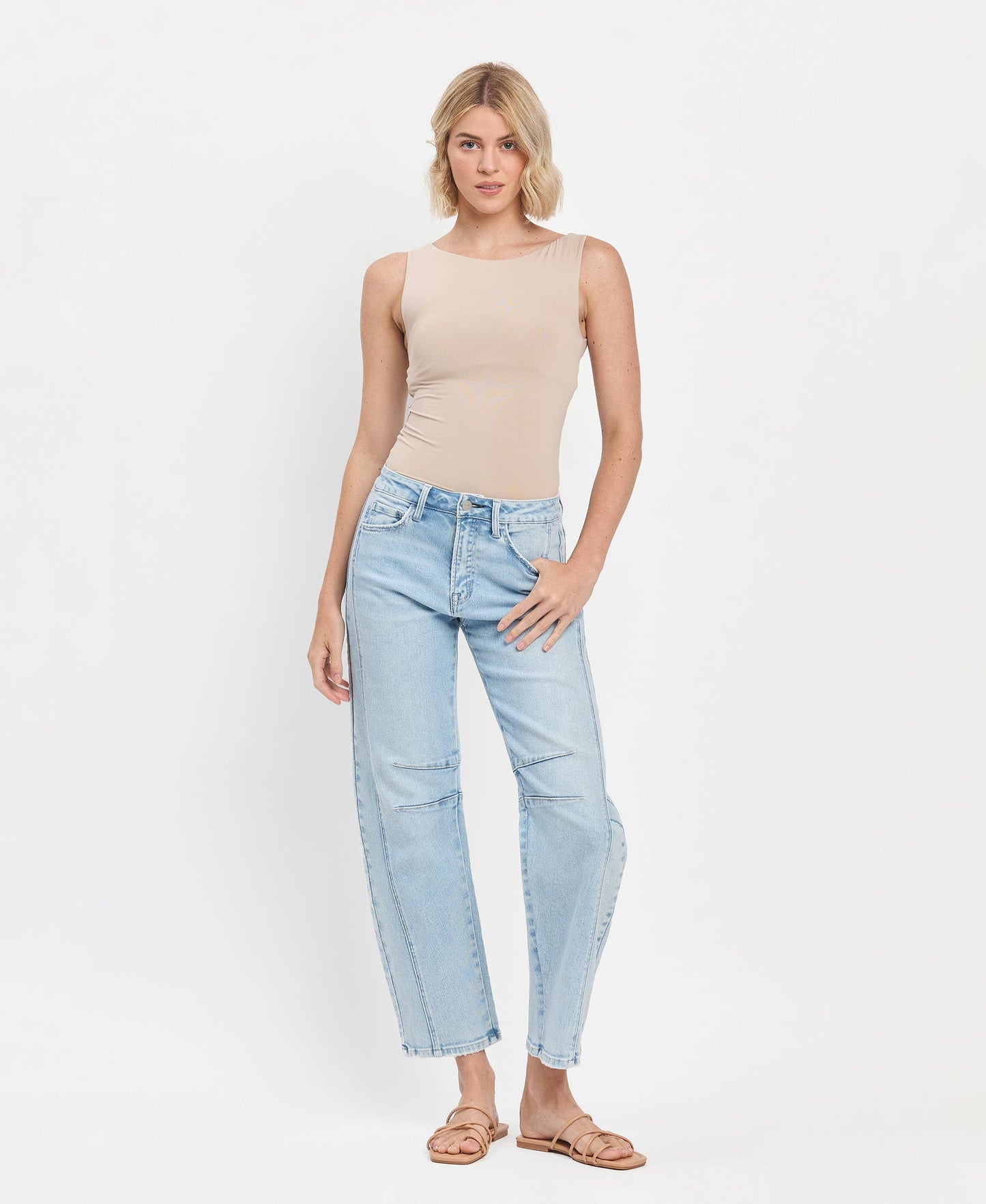 HIGH RISE SEAM DETAIL BARREL LEG JEANS