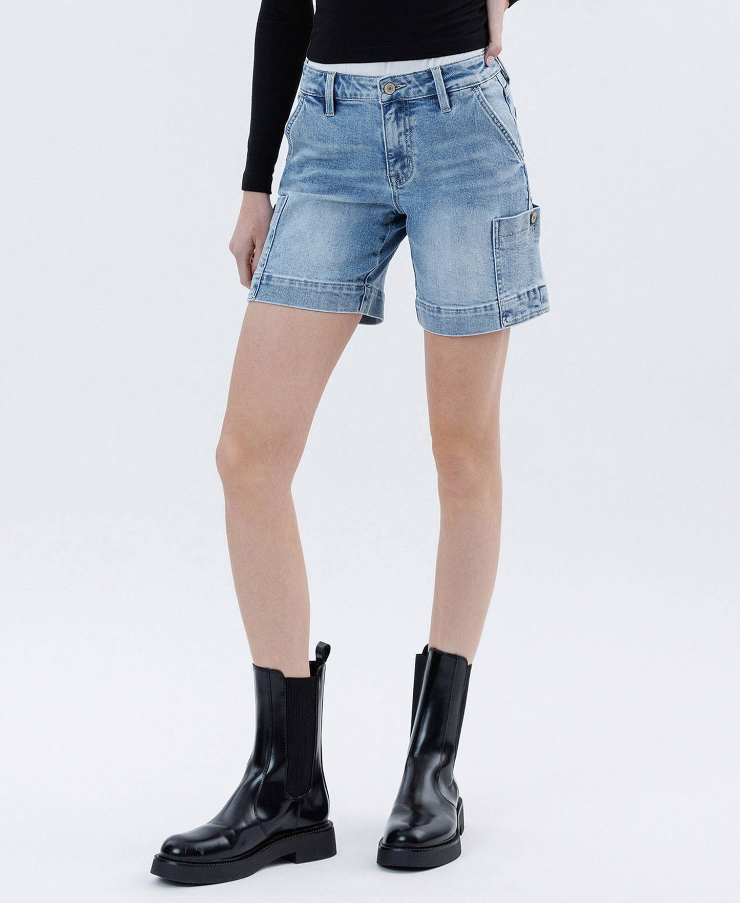 MID RISE POCKET DETAIL WIDE BERMUDA SHORT