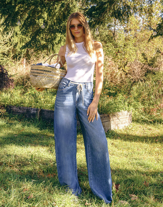 LILY WIDE LEG JEANS