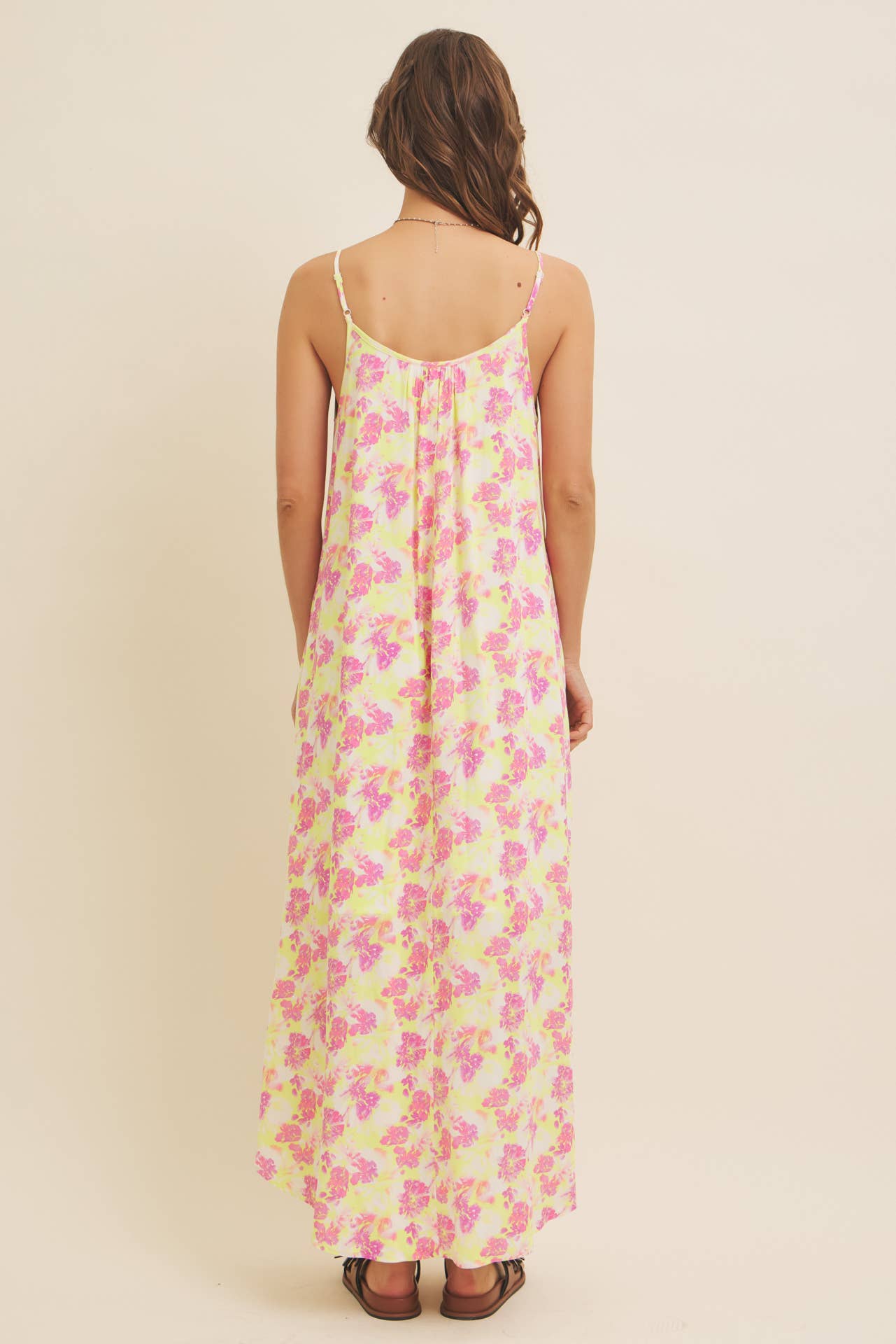 LOOSE FIT FLORAL PRINTED CAMI MAXI DRESS WITH SIDE POCKETS