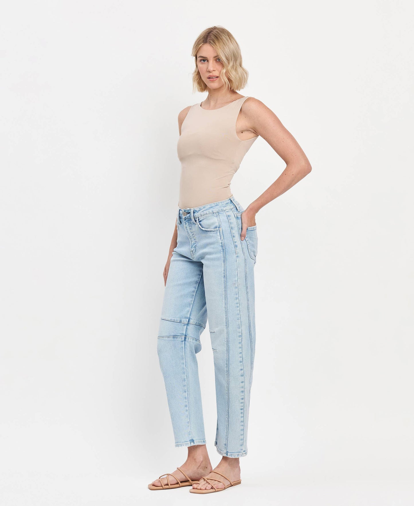 HIGH RISE SEAM DETAIL BARREL LEG JEANS