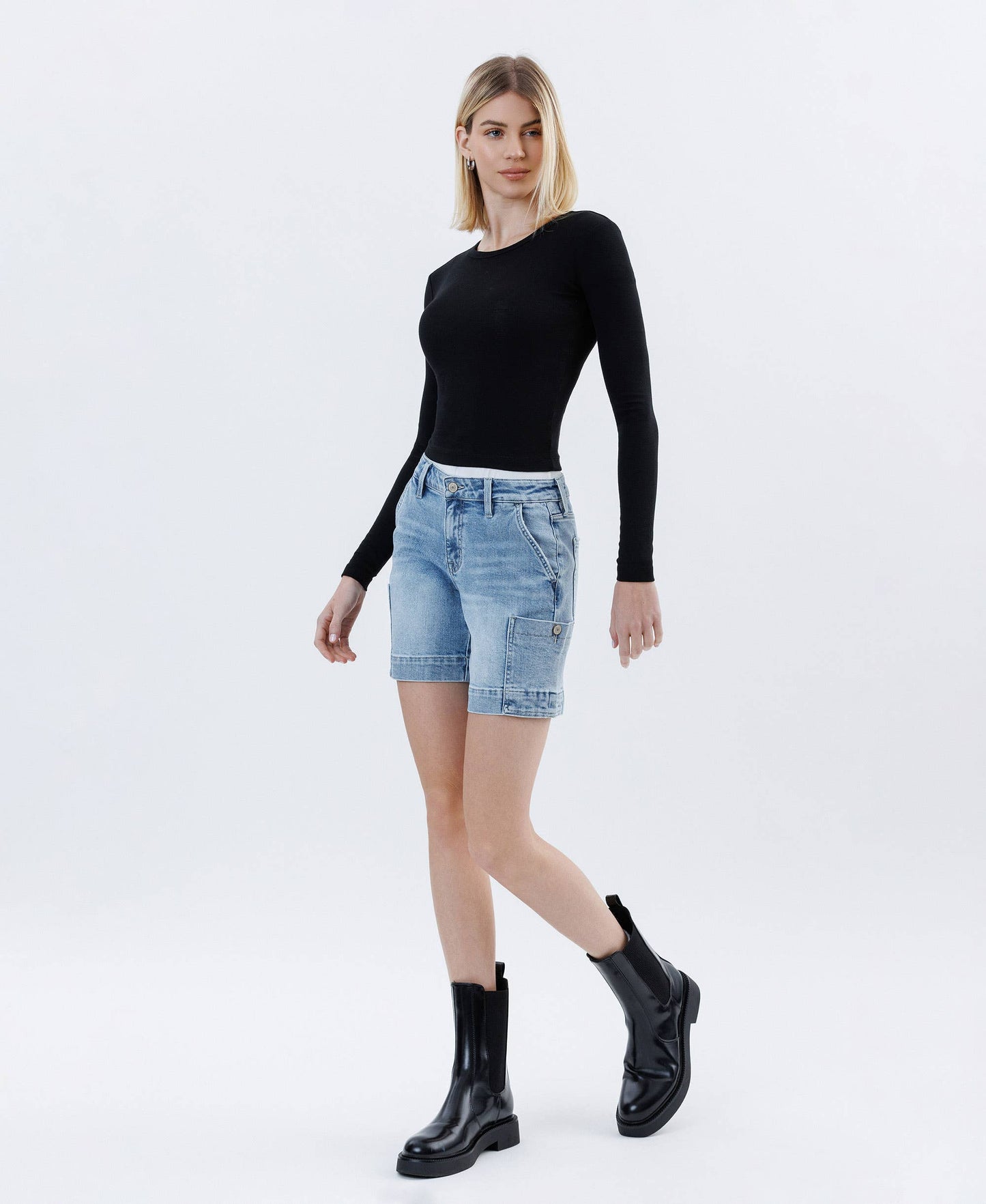 MID RISE POCKET DETAIL WIDE BERMUDA SHORT