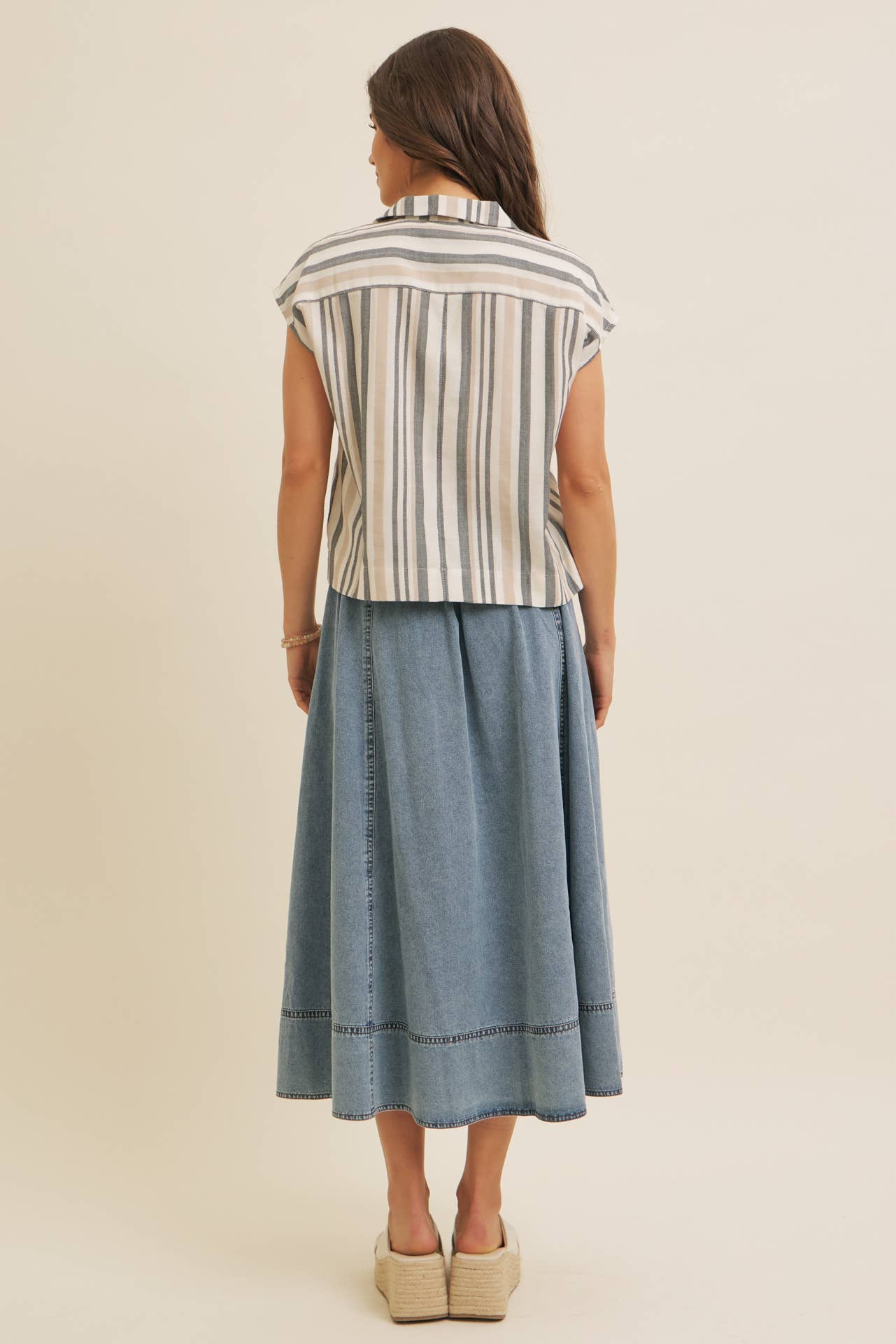 LINEN STRIPE BUTTON-DOWN COLLARED SHIRT