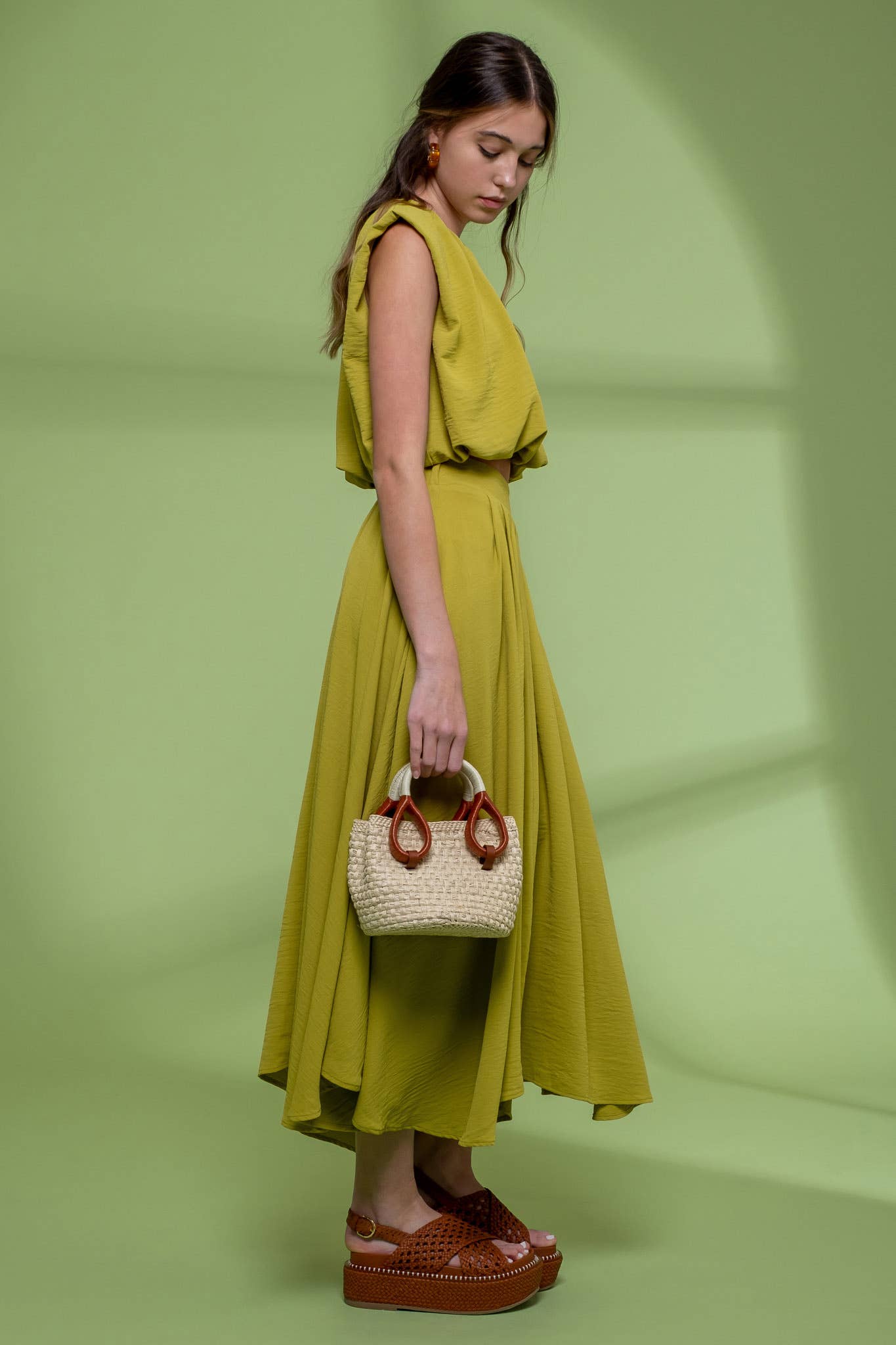BOX PLEATED MIDI SKIRT & SLEEVELESS BALLOON CROP TOP