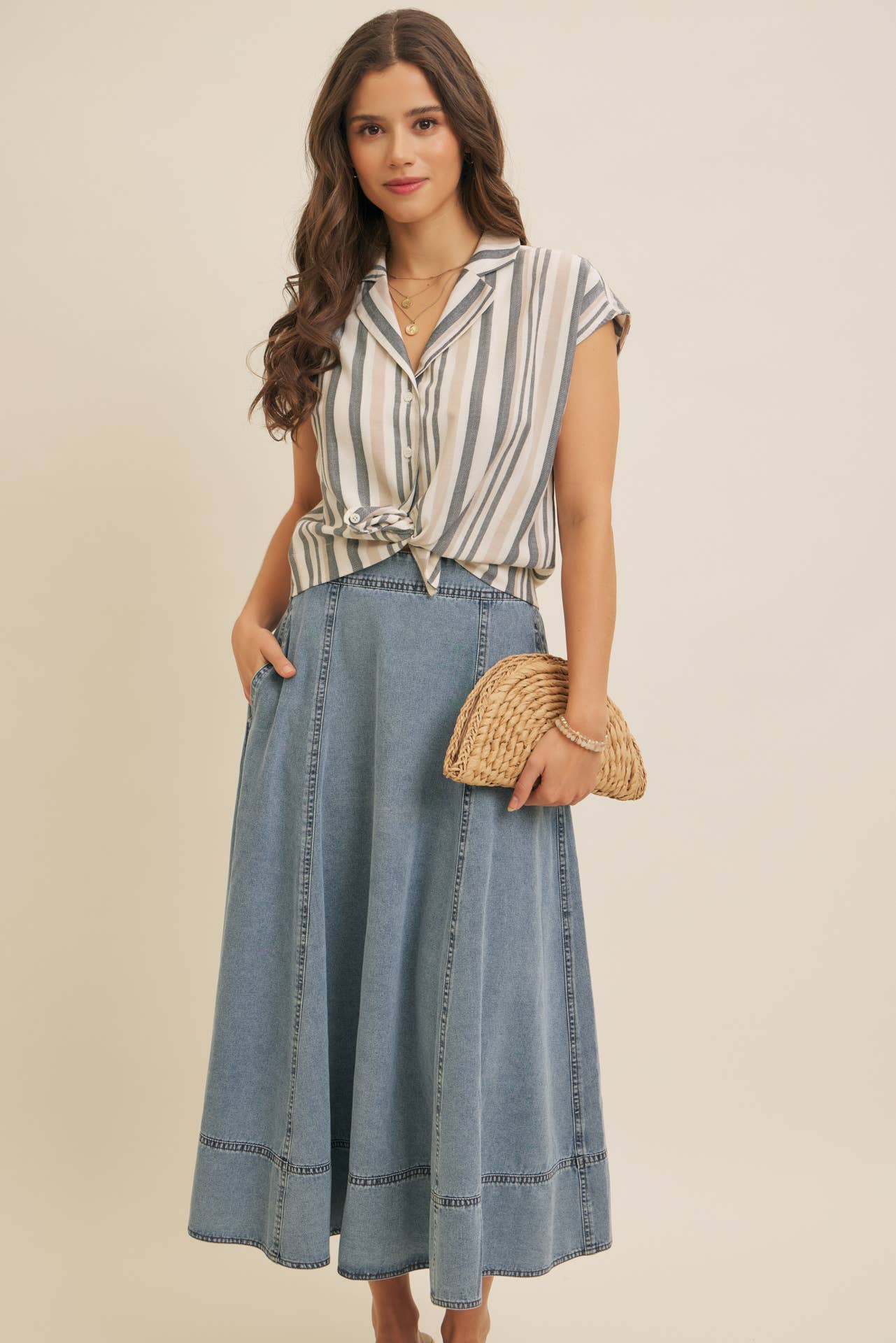 LINEN STRIPE BUTTON-DOWN COLLARED SHIRT