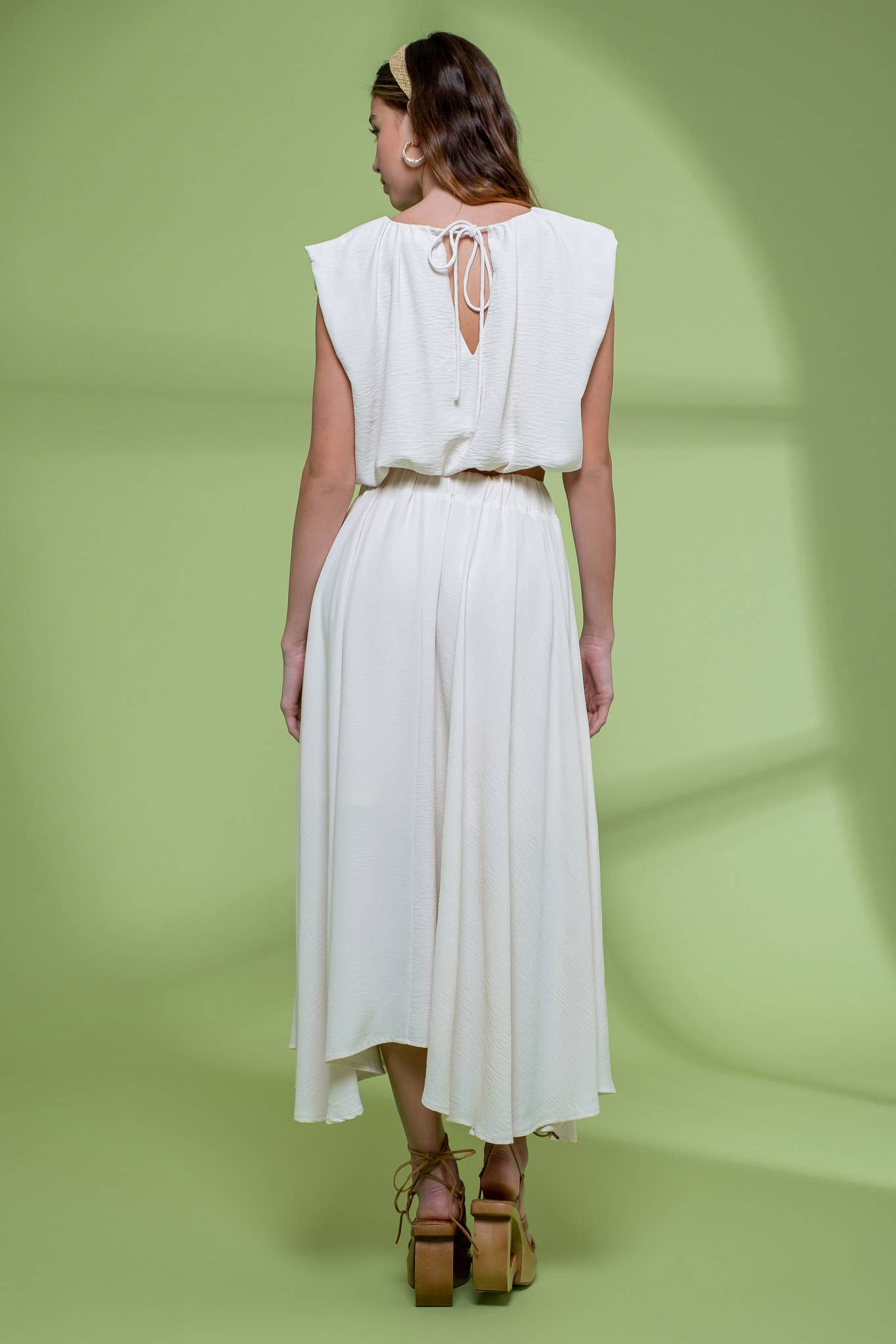 BOX PLEATED MIDI SKIRT & SLEEVELESS BALLOON CROP TOP