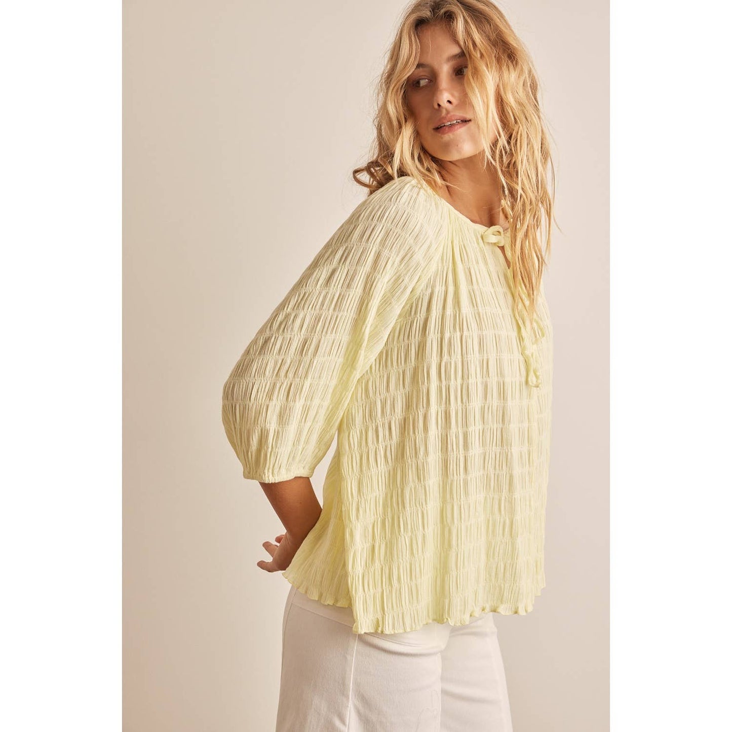 LOOSE FIT TEXTURED BLOUSE DESIGNED WITH CRINKLED GRID FABRIC
