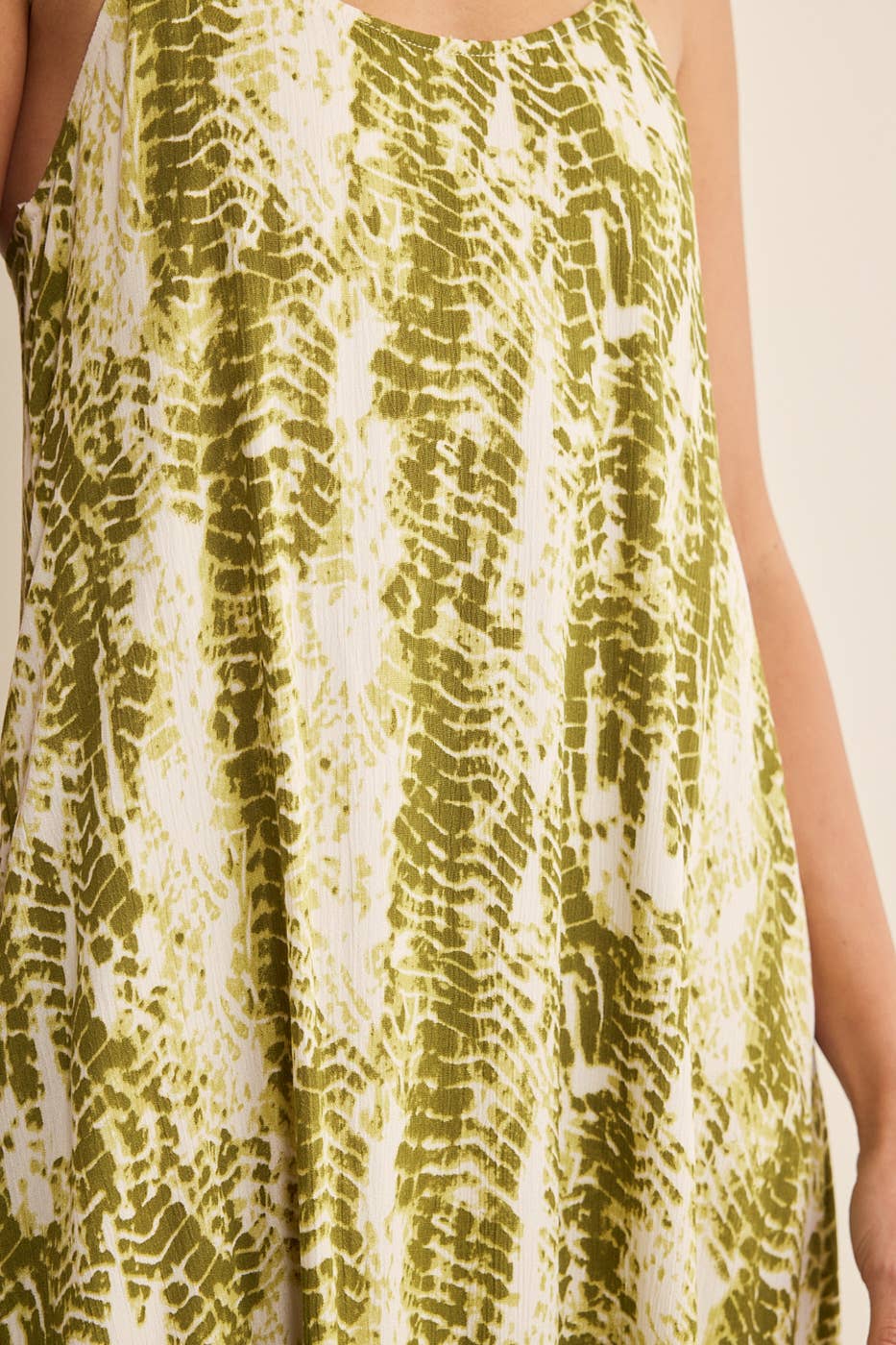 CRINKLED EFFECT TIE-DYE MAXI DRESS WITH BACK TIE