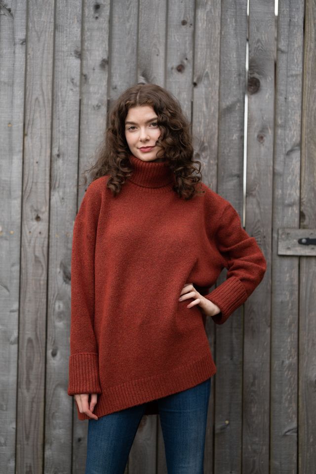 O/S THE DOG WALKER SWEATER