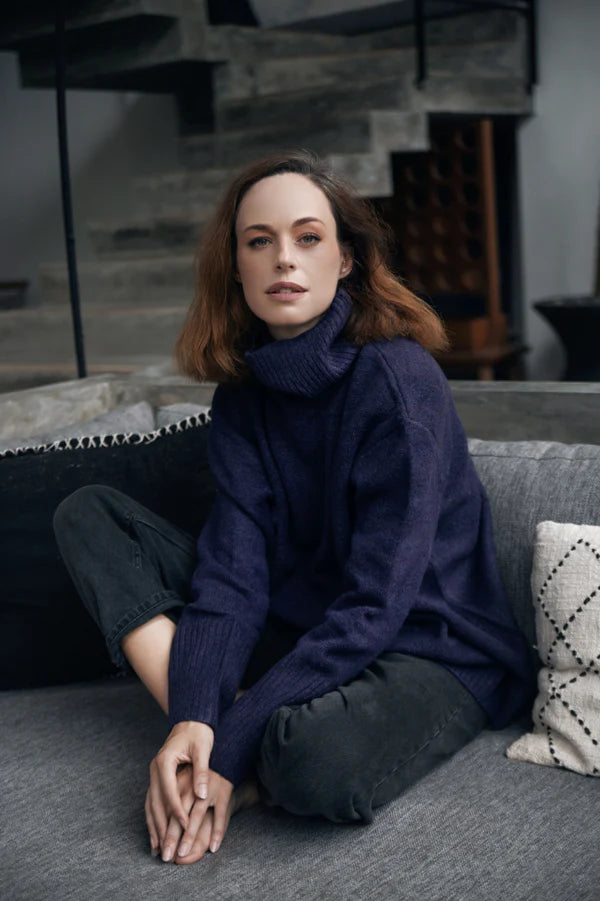 O/S THE DOG WALKER SWEATER