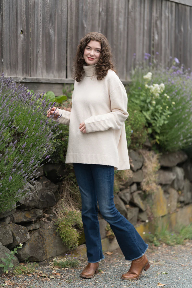 O/S THE DOG WALKER SWEATER
