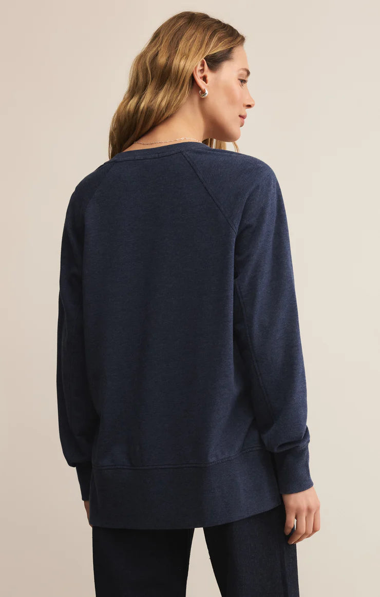 MODERN V-NECK WEEKENDER