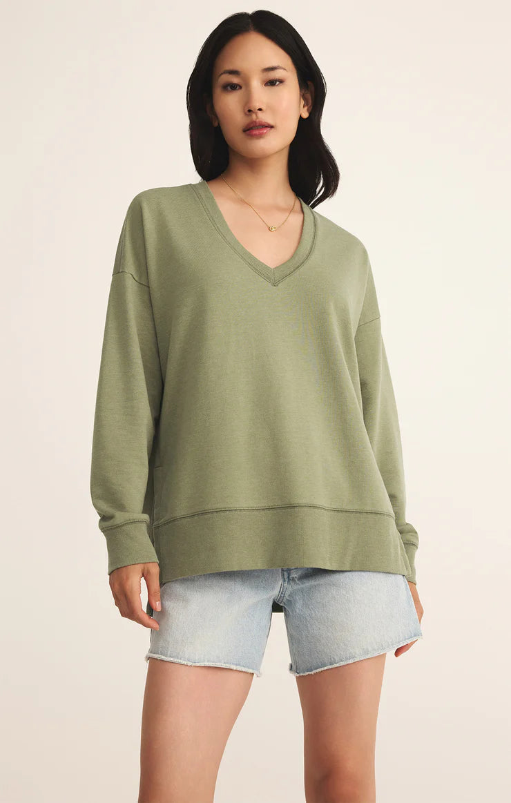 MODERN V-NECK WEEKENDER