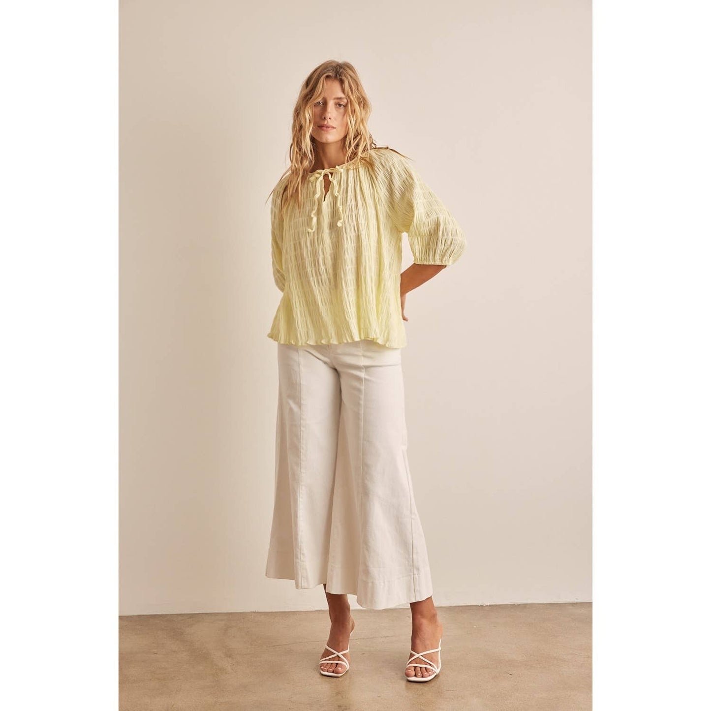LOOSE FIT TEXTURED BLOUSE DESIGNED WITH CRINKLED GRID FABRIC
