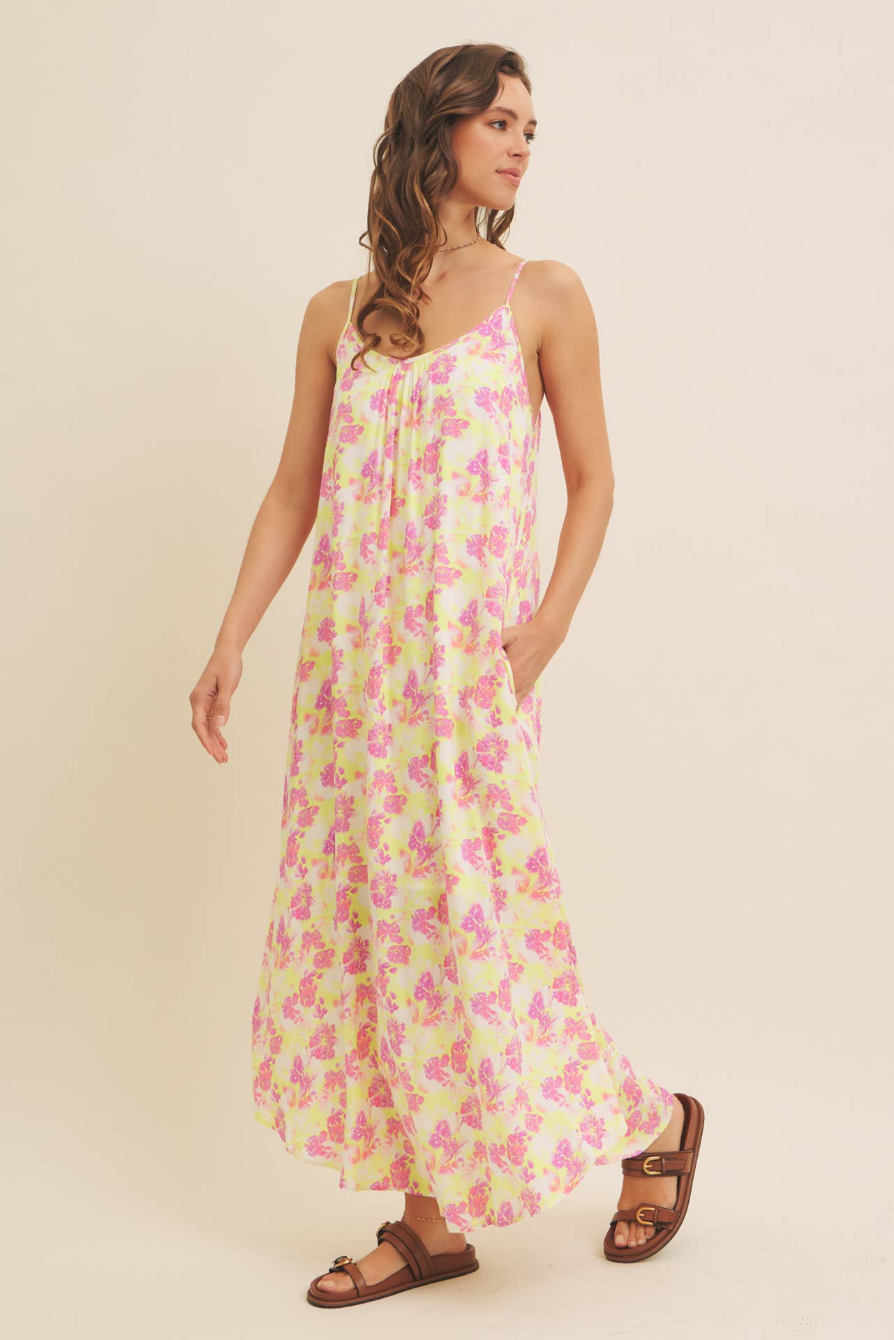 LOOSE FIT FLORAL PRINTED CAMI MAXI DRESS WITH SIDE POCKETS
