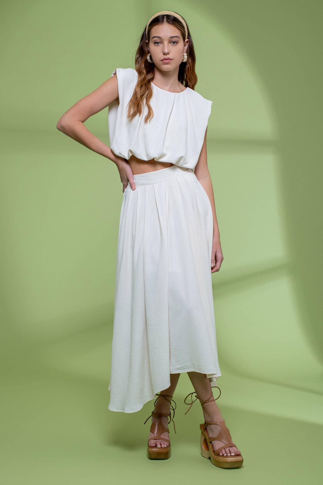 BOX PLEATED MIDI SKIRT & SLEEVELESS BALLOON CROP TOP