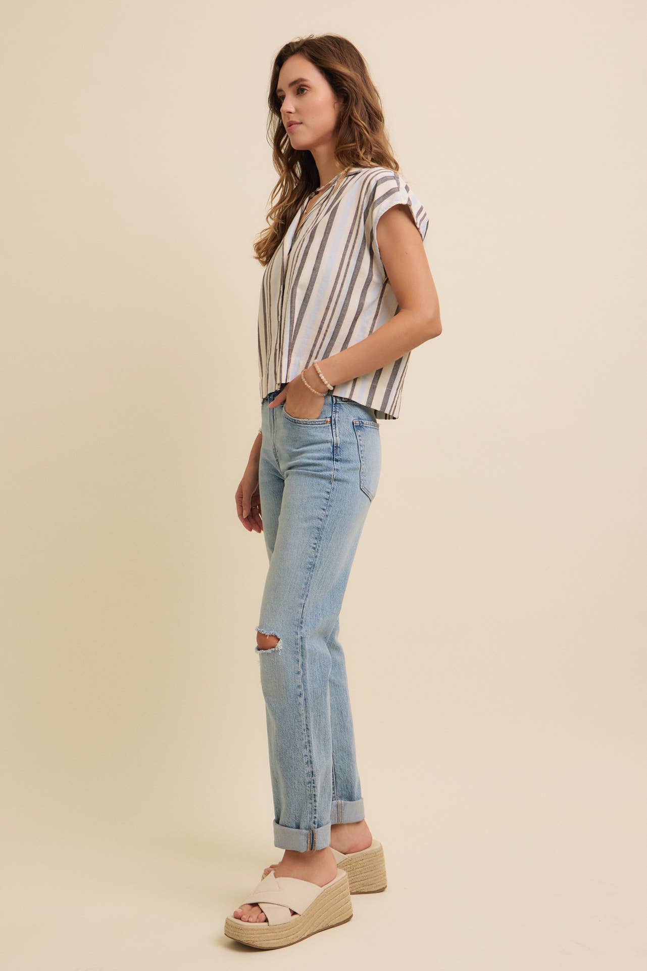 LINEN STRIPE BUTTON-DOWN COLLARED SHIRT