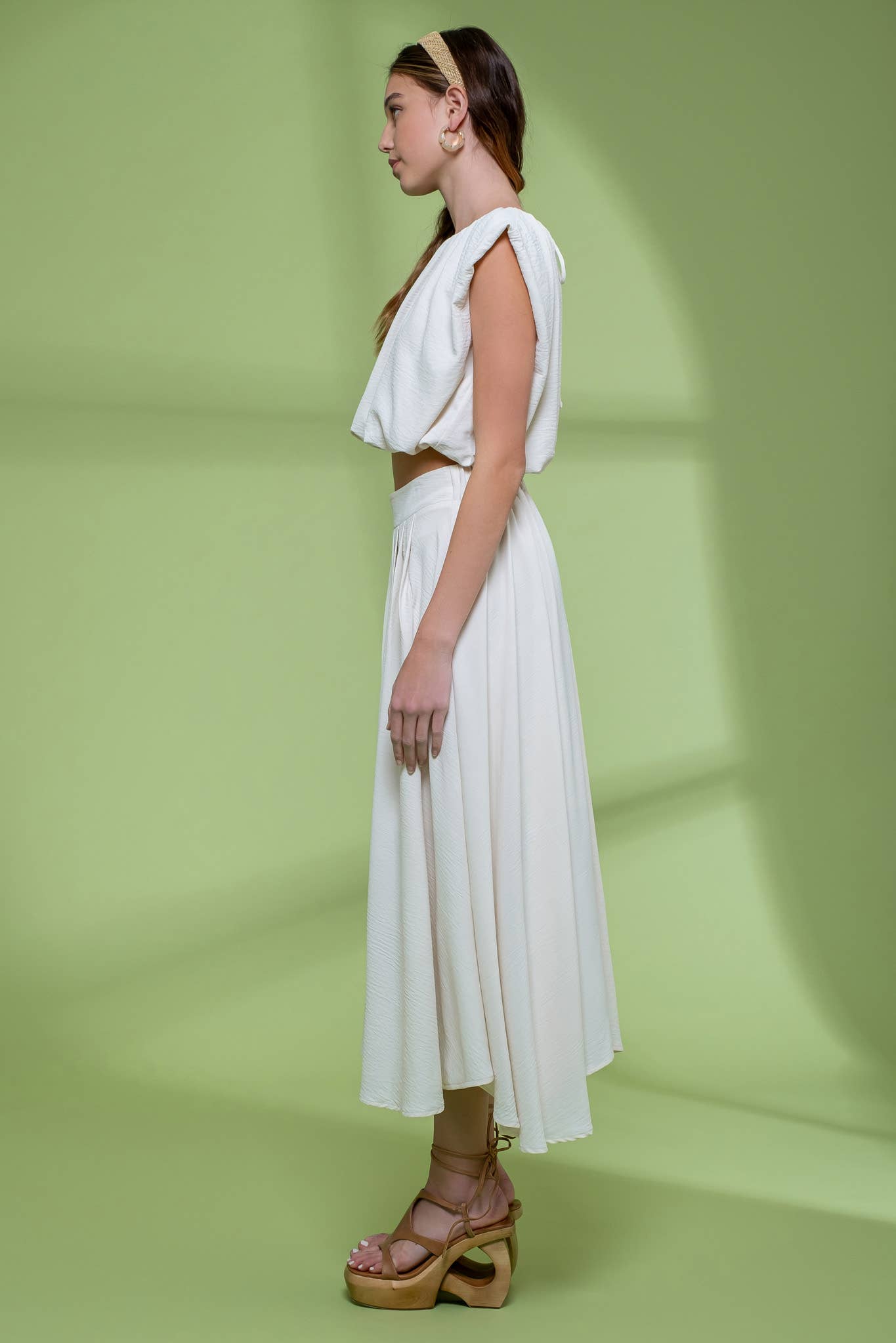 BOX PLEATED MIDI SKIRT & SLEEVELESS BALLOON CROP TOP