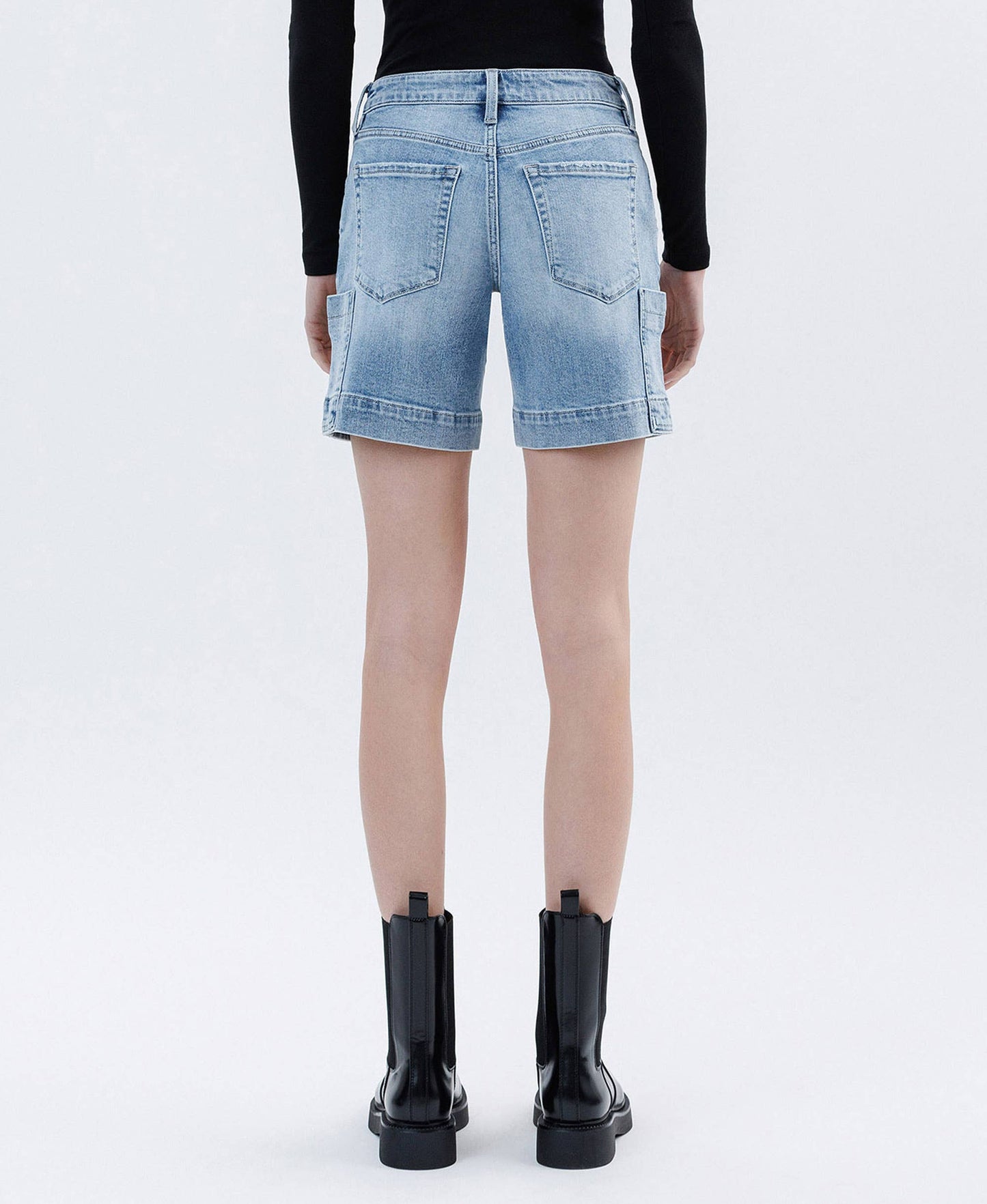 MID RISE POCKET DETAIL WIDE BERMUDA SHORT