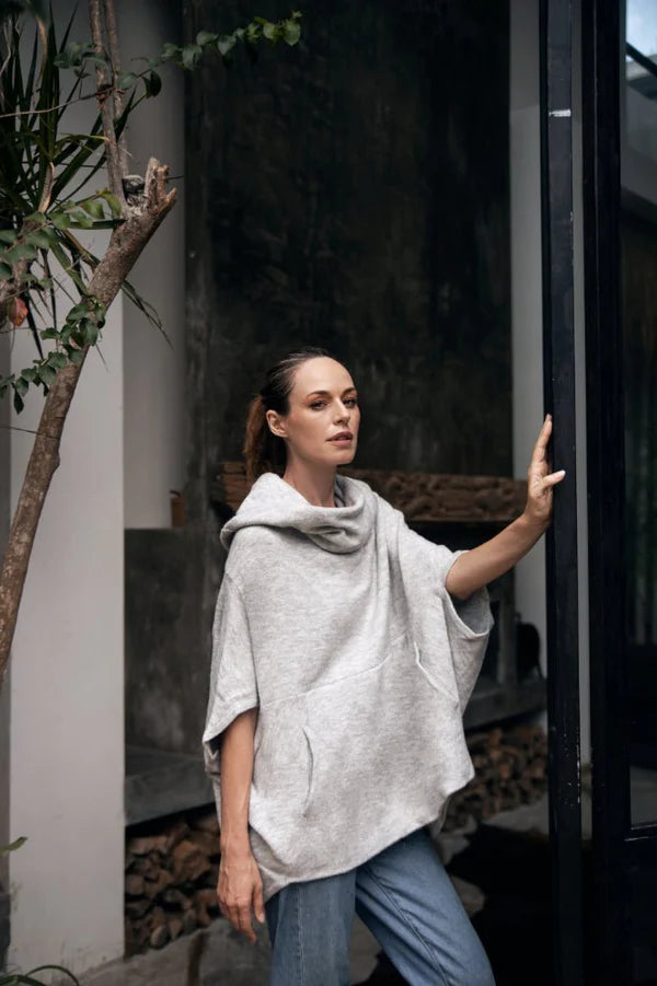 O/S Kanga Kowl Capelet